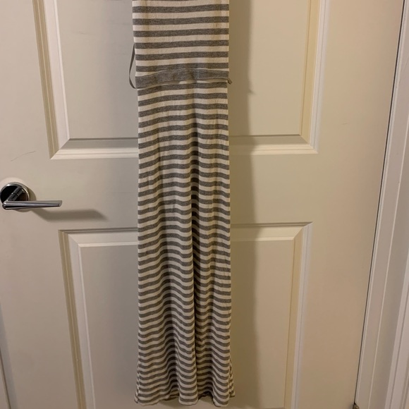 Monteau Grey and White Striped Long Open Back Dress - S - Picture 2 of 4